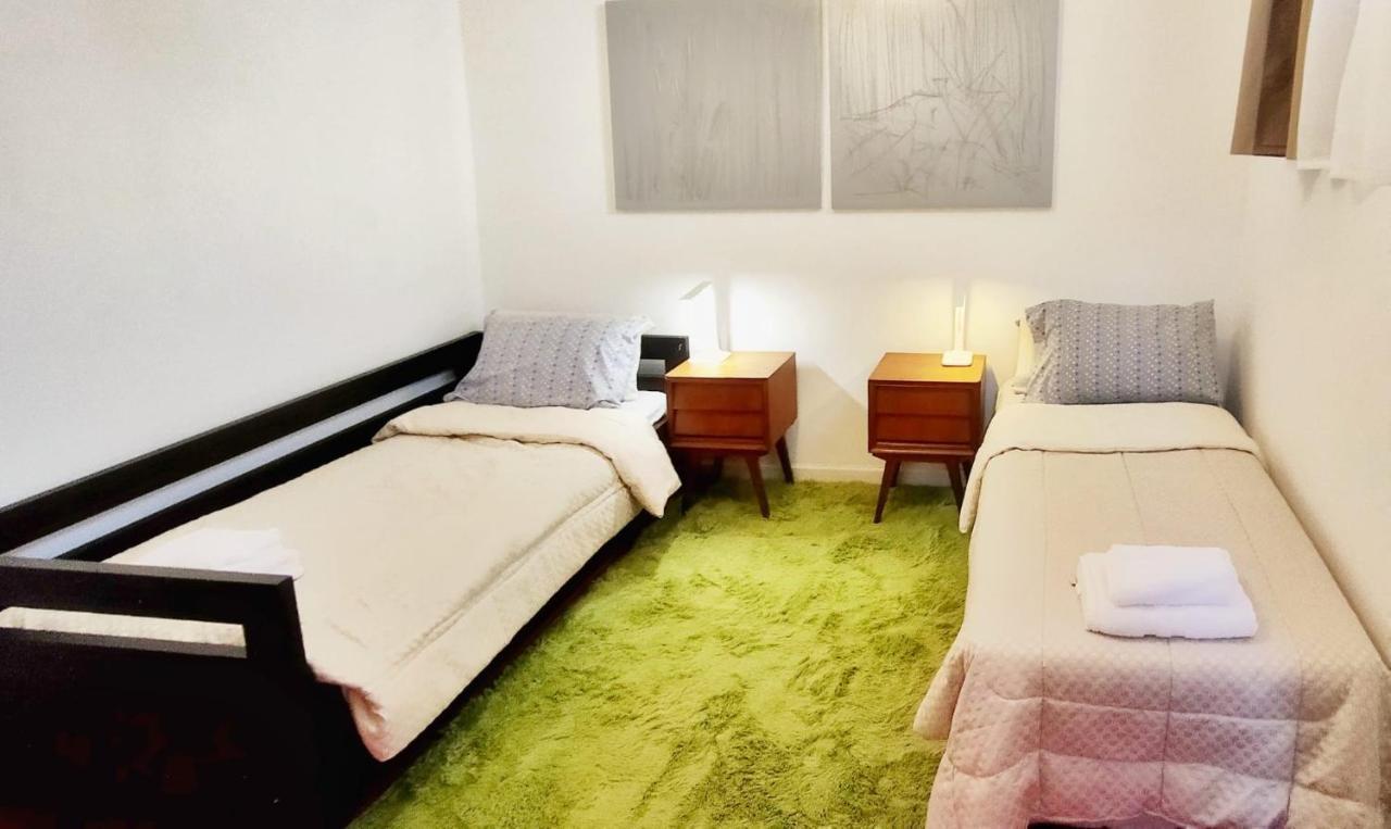 House With Large Terrace, Jacuzzi And Gated Parking For One Car Casa de férias *
